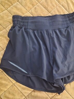 lululemon Hawaii Exclusive Hotty Hot Size 4